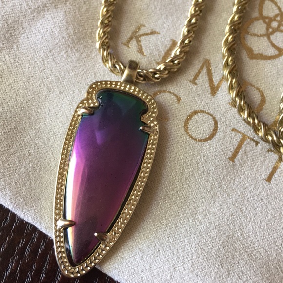 Kendra Scott Iridescent Black Shaylee Arrowhead Necklace - Picture 6 of 14